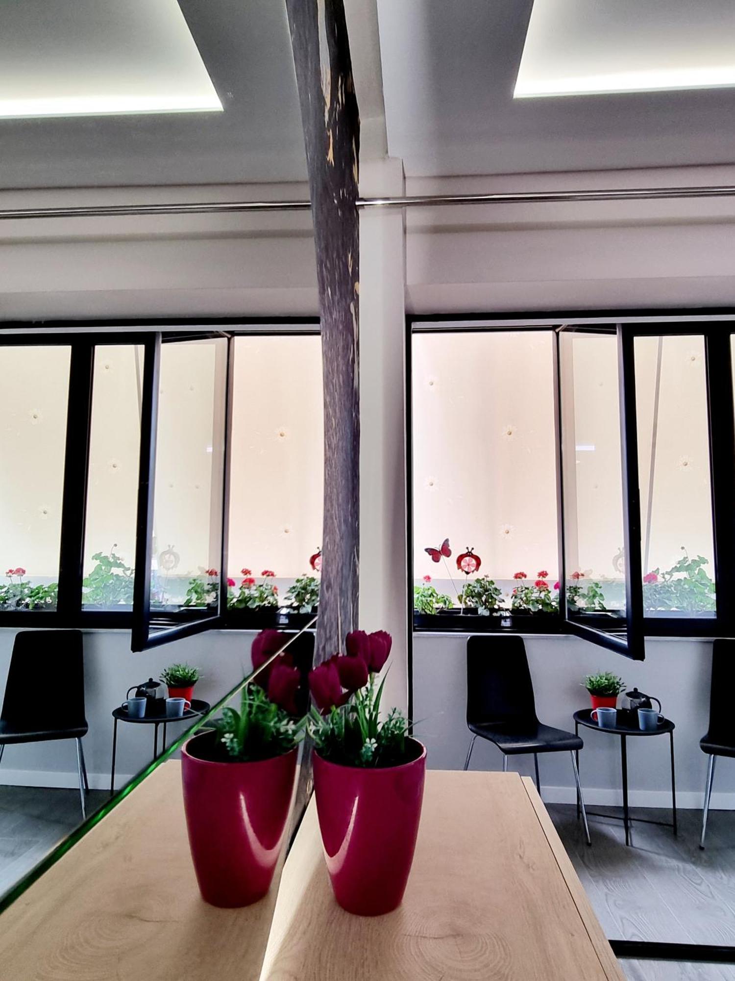 Lovely New Apartment Near Tirana'S Artificial Lake Стая снимка